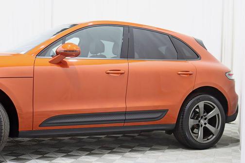 Papaya Metallic 2025 Porsche Macan Macan