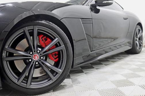 2019 Jaguar F-TYPE SVR