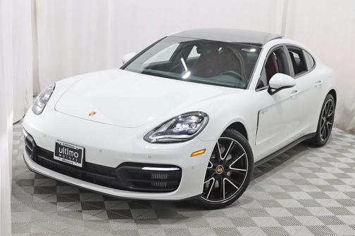 2022 Porsche Panamera 4