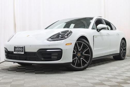 2022 Porsche Panamera 4