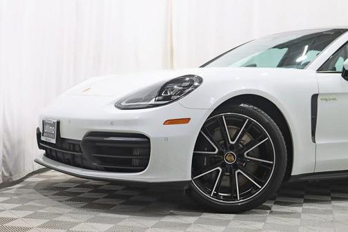 2022 Porsche Panamera 4