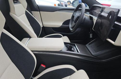 Deep Blue Metallic 2024 Tesla Model S Plaid