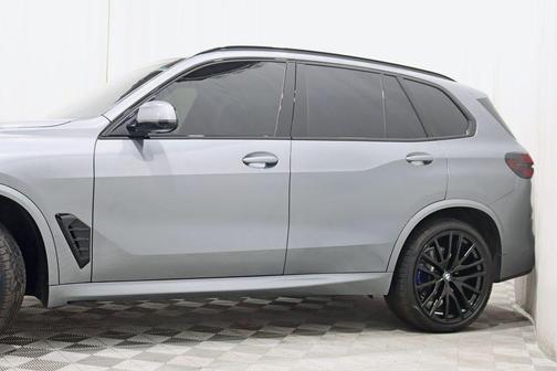 Skyscraper Grey Metallic 2026 BMW X5 xDrive40i