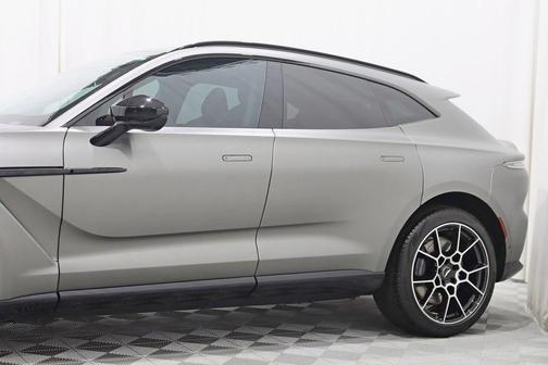 2021 Aston Martin DBX Base