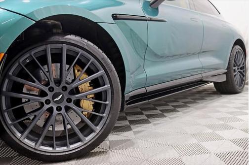 2023 Aston Martin DBX 707