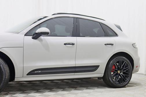 Chalk 2023 Porsche Macan Macan GTS