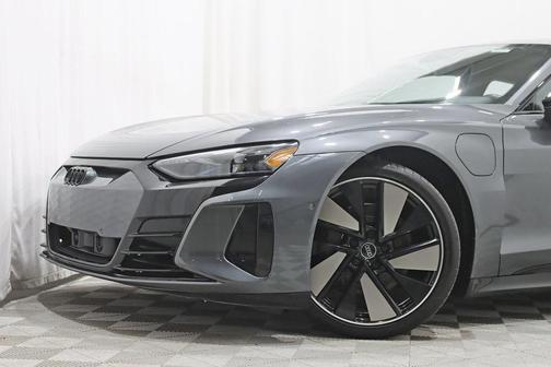 2023 Audi e-tron GT Prestige quattro