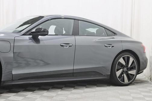 2023 Audi e-tron GT Prestige quattro
