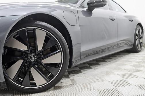 2023 Audi e-tron GT Prestige quattro
