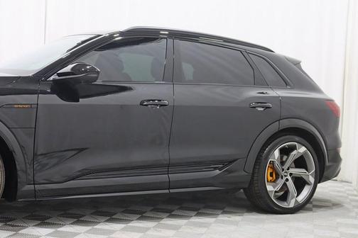 2022 Audi e-tron S Prestige