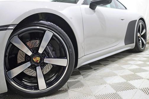 Chalk 2022 Porsche 911 Carrera 4