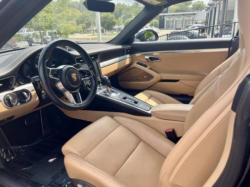 2017 Porsche 911 Carrera