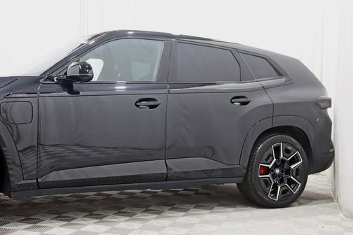 Black Sapphire Metallic 2023 BMW XM Base