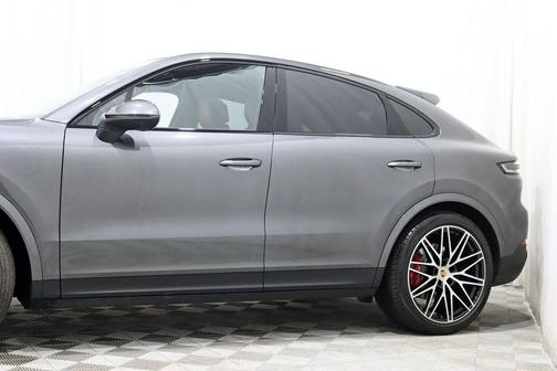 Quartzite Grey Metallic 2024 Porsche Cayenne S