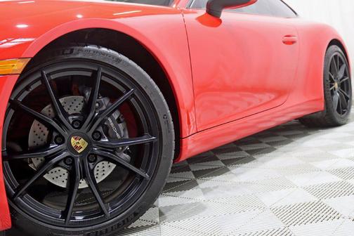 Guards Red 2018 Porsche 911 Carrera