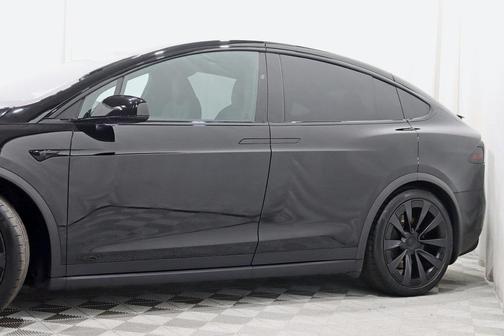 2022 Tesla Model X Plaid Tri Motor All-Wheel Drive