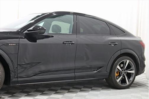 2022 Audi e-tron S Premium Plus