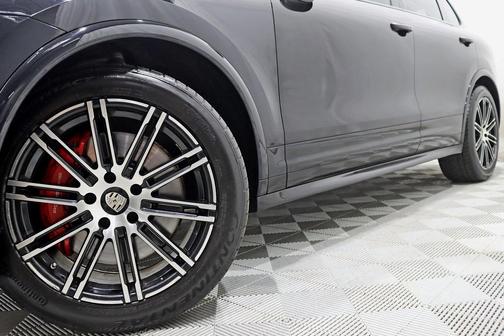 2016 Porsche Cayenne GTS