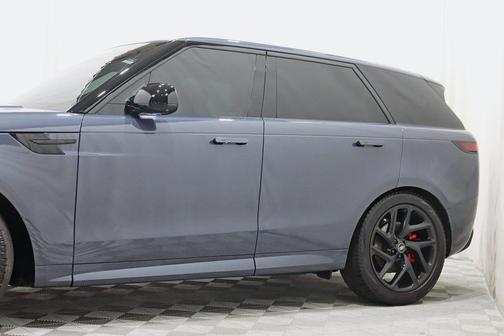 2024 Land Rover Range Rover Sport SE