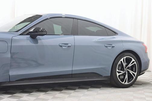 2022 Audi e-tron GT Premium Plus