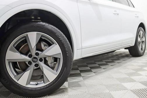 2024 Audi Q5 Prestige 40 TFSI quattro S tronic