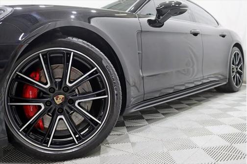 2019 Porsche Panamera GTS