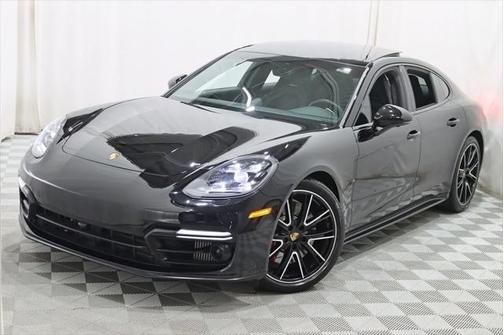 2019 Porsche Panamera GTS