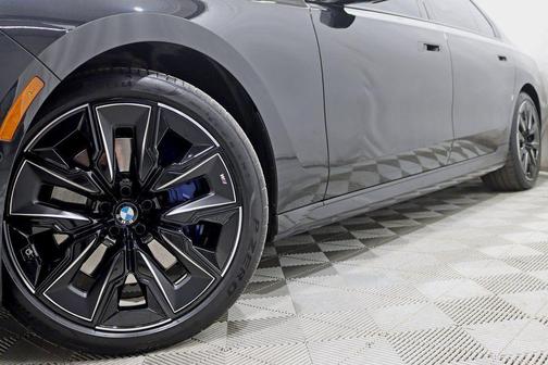 2023 BMW 760 i xDrive