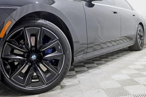 2023 BMW 760 i xDrive