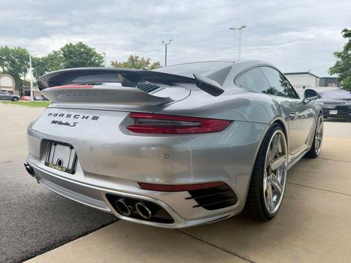 GT Silver Metallic 2018 Porsche 911 Turbo
