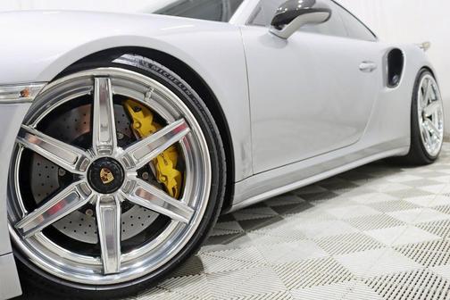 GT Silver Metallic 2018 Porsche 911 Turbo