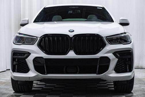 2022 BMW X6 M50i