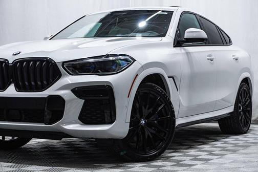 2022 BMW X6 M50i