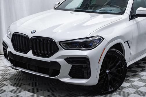 2022 BMW X6 M50i