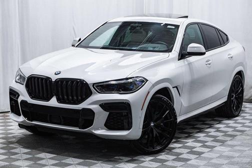 2022 BMW X6 M50i