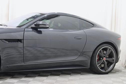 2018 Jaguar F-TYPE R