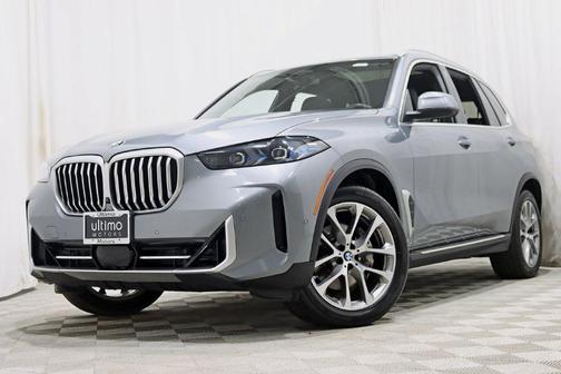 Gray Metallic 2024 BMW X5 xDrive40i