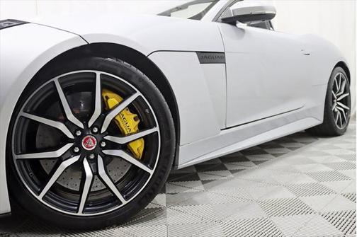 2017 Jaguar F-TYPE SVR