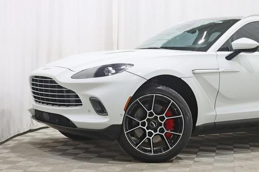 2021 Aston Martin DBX Base