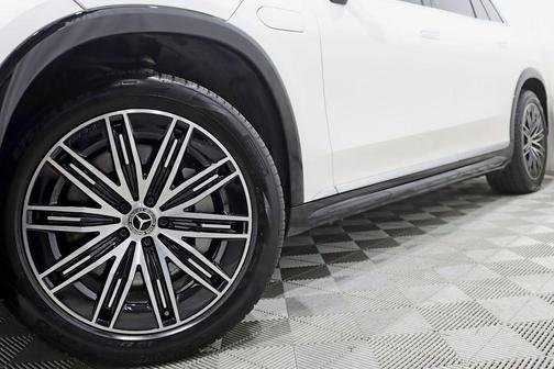 MANUFAKTUR Signature Rubellite Red Metallic 2023 Mercedes-Benz EQS 580 4MATIC