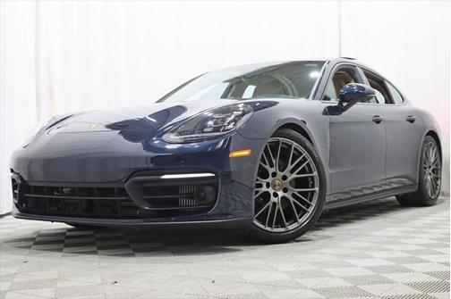 2023 Porsche Panamera 4 Platinum Edition