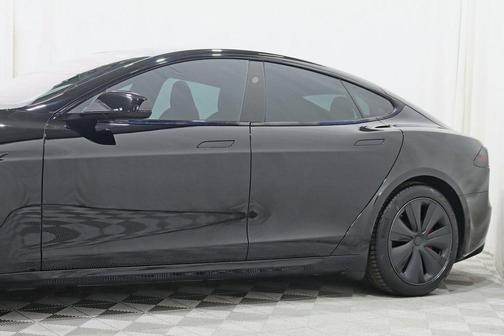 2023 Tesla Model S Plaid
