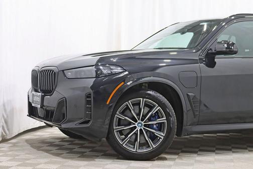Black Sapphire Metallic 2025 BMW X5 PHEV xDrive50e