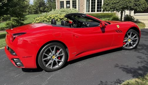 2010 Ferrari California Base