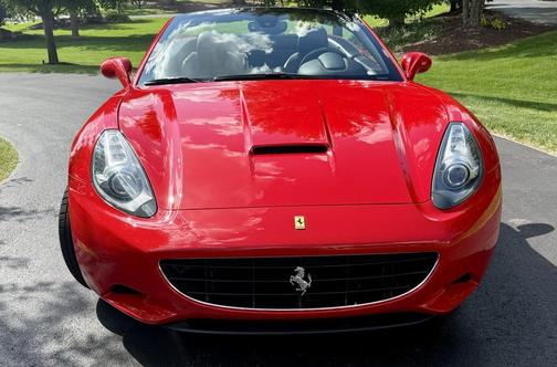 2010 Ferrari California Base