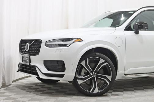 2022 Volvo XC90 Recharge Plug-In Hybrid T8 R-Design 7 Passenger