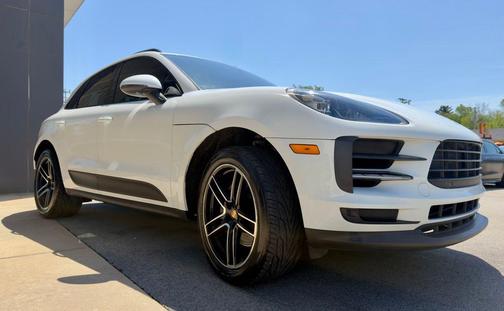 White 2020 Porsche Macan Macan