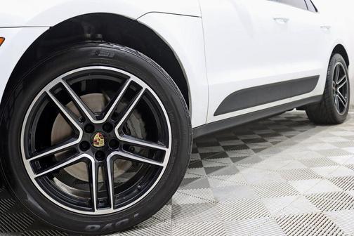 White 2020 Porsche Macan Macan