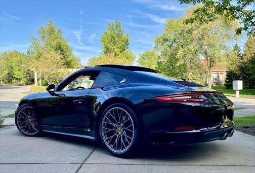 2019 Porsche 911 Carrera 4S