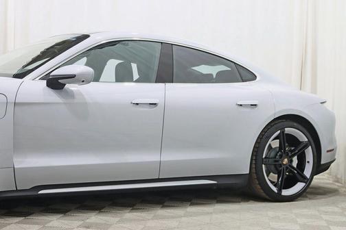 2023 Porsche Taycan Turbo